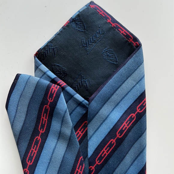 GUCCI Vintage Vtg Neck Tie 100% Silk Blue Red Interlocking Chain 58L 3W - Picture 8 of 11